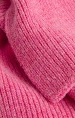 Lambswool Ribbed Scarf 35 Lambswool Ribbed Scarf -Bruar Heritage Sales Store TF00248ROSE 1